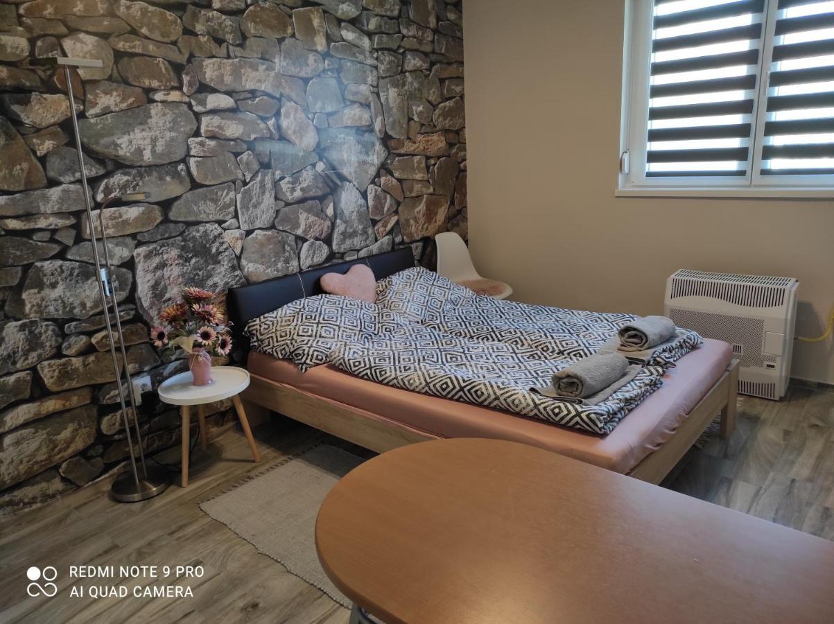 Desi Apartman คาโปชวาร์ ภายนอก รูปภาพ