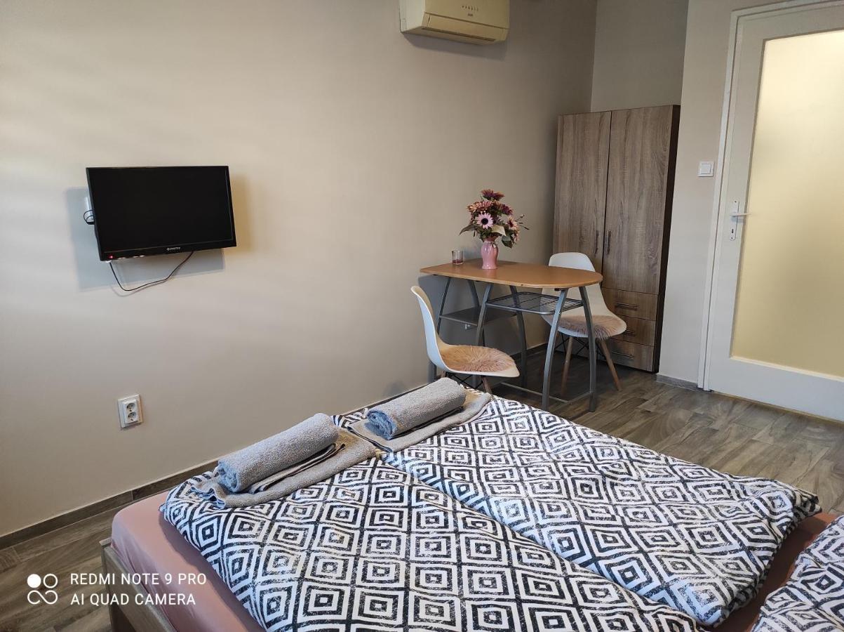 Desi Apartman คาโปชวาร์ ภายนอก รูปภาพ